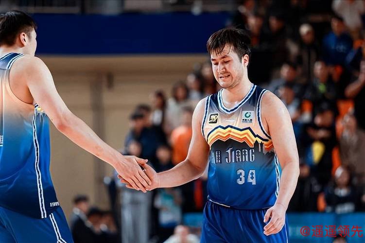 新疆男篮破局关键！边缘化“双提”启用“双高” 重启青春风暴？
