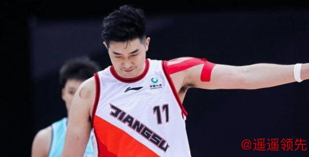 新疆队42分大胜四川，吴冠希重回巅峰状态，季后赛前景可期