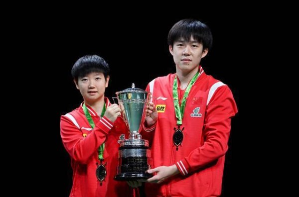 问鼎娱乐 孙颖莎王楚钦入选福布斯亚洲榜 将携手战巴黎奥运